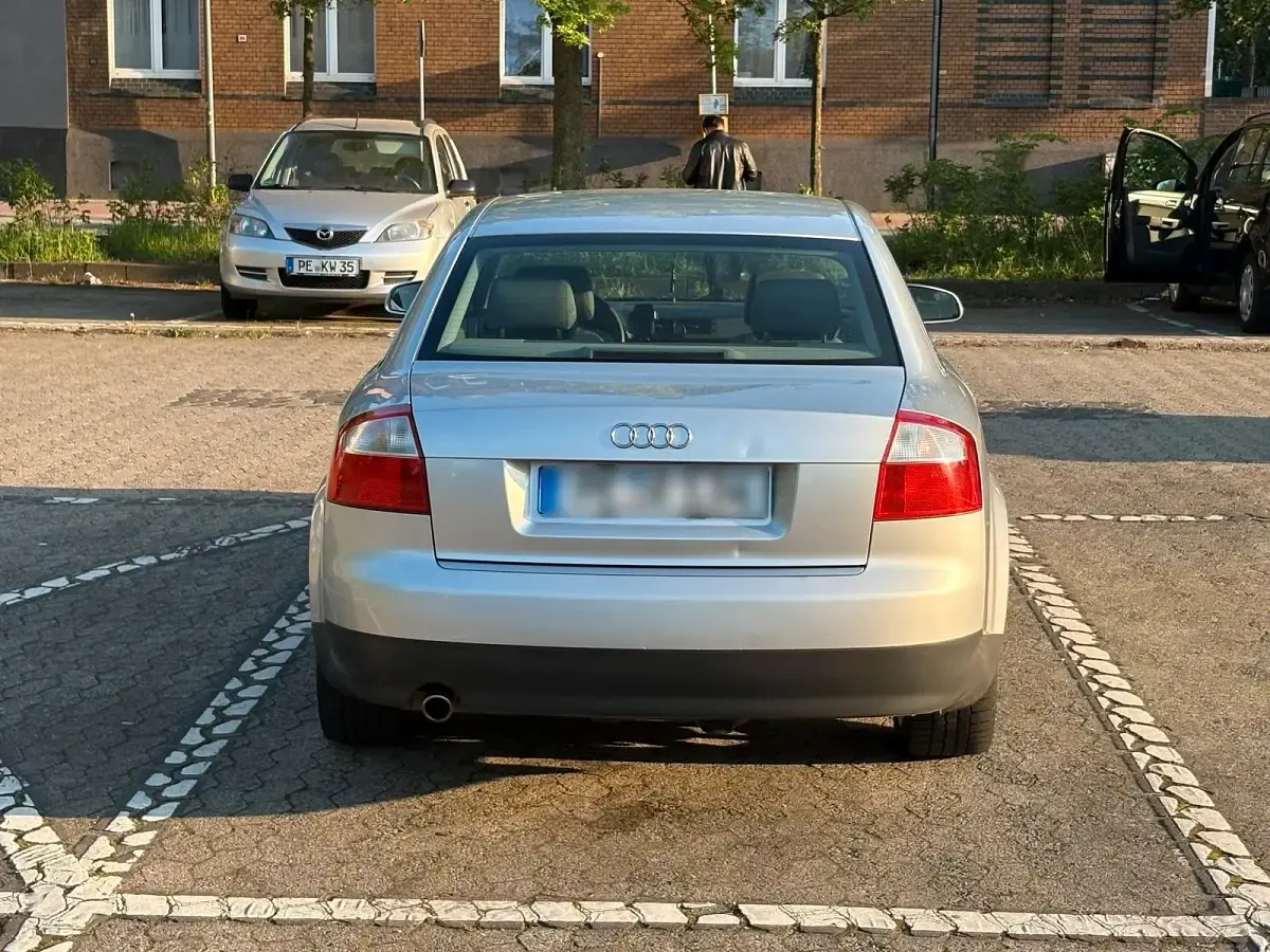 Gebraucht Audi A4 131 PS (96 kW) 2002 Grau Limousine