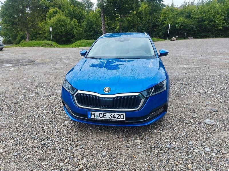 Blau Gebraucht 2020 Skoda Octavia Style Kombi | 20.500 € (Guter Preis) - Bild 1/4