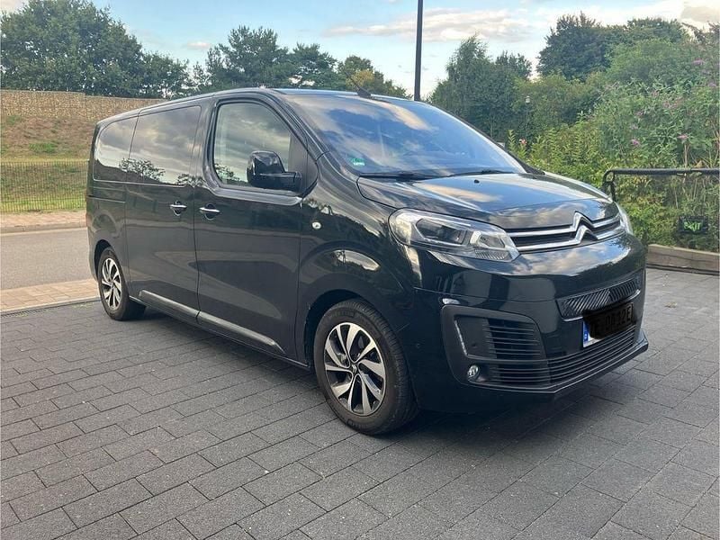 Schwarz Gebraucht 2023 Citroën e-Spacetourer Shine Van | 32.500 € (Guter Preis) - Bild 1/4