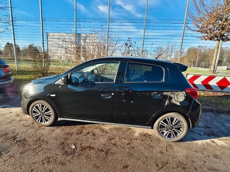 Gebraucht Mitsubishi Space Star Diamant Edition 80 PS (58 kW) 2018 Schwarz Kleinwagen