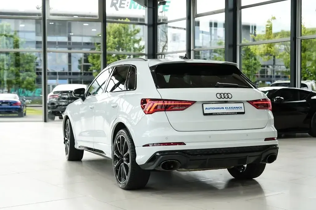 Gebraucht Audi RS Q3 Sport 400 PS (294 kW) 2023 Gletscherweiß metallic SUV