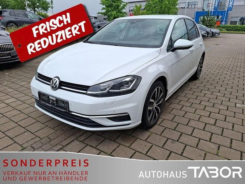 Pure white Gebraucht 2017 VW Golf VII Limousine | 11.385 € (Guter Preis) - Bild 1/2