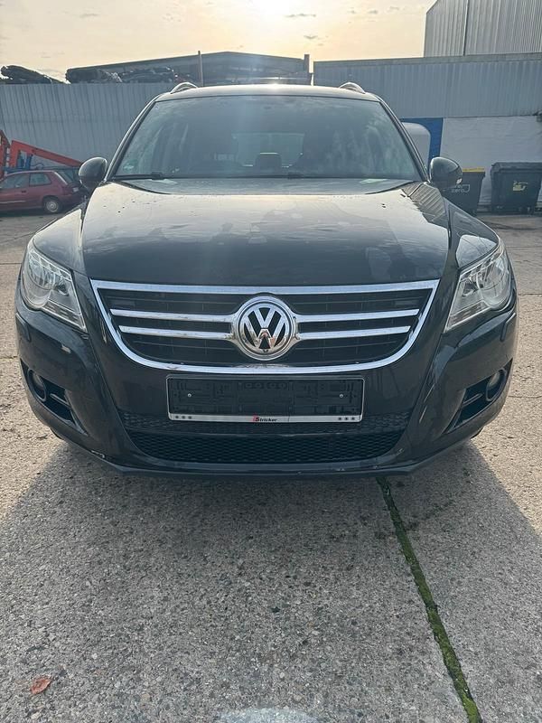 Schwarz Gebraucht 2010 VW Tiguan Sport SUV | 4.699 € (Guter Preis) - Bild 1/4