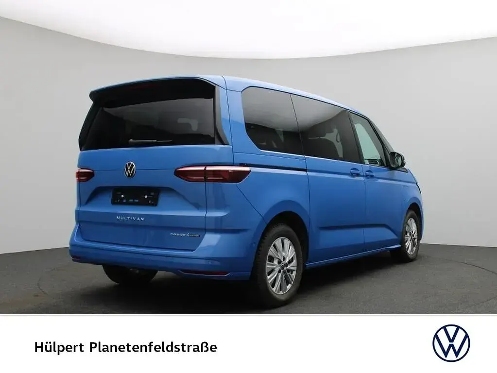 Gebraucht VW Multivan Basis 245 PS (180 kW) 2025 Medium blue metallic Van / Kleinbus