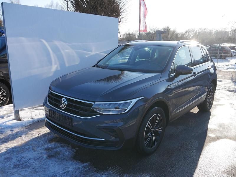 Gebraucht VW Tiguan Life 2021 Delfingrau metallic SUV