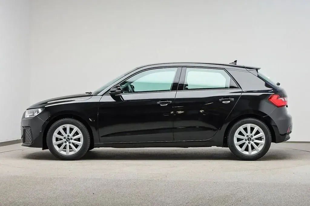 Gebraucht Audi A1 Sportback Basis 95 PS (69 kW) 2024 0e mythosschwarz metallic (metallic) Kleinwagen