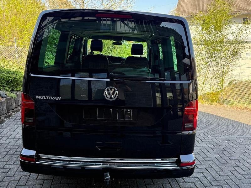 Gebraucht VW Multivan Highline 150 PS (110 kW) 2021 Schwarz Van