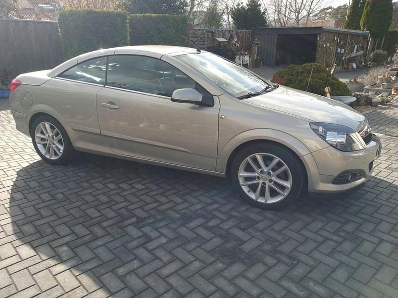Gebraucht Opel Astra Cabriolet Edition 140 PS (102 kW) 2006 Silber Cabrio