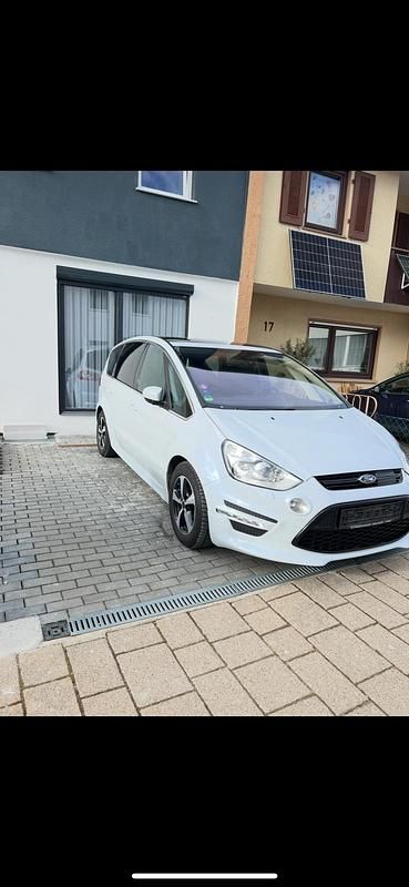 Weiß Gebraucht 2010 Ford S-MAX S Van / Kleinbus | 8.900 € (Teuer) - Bild 1/4