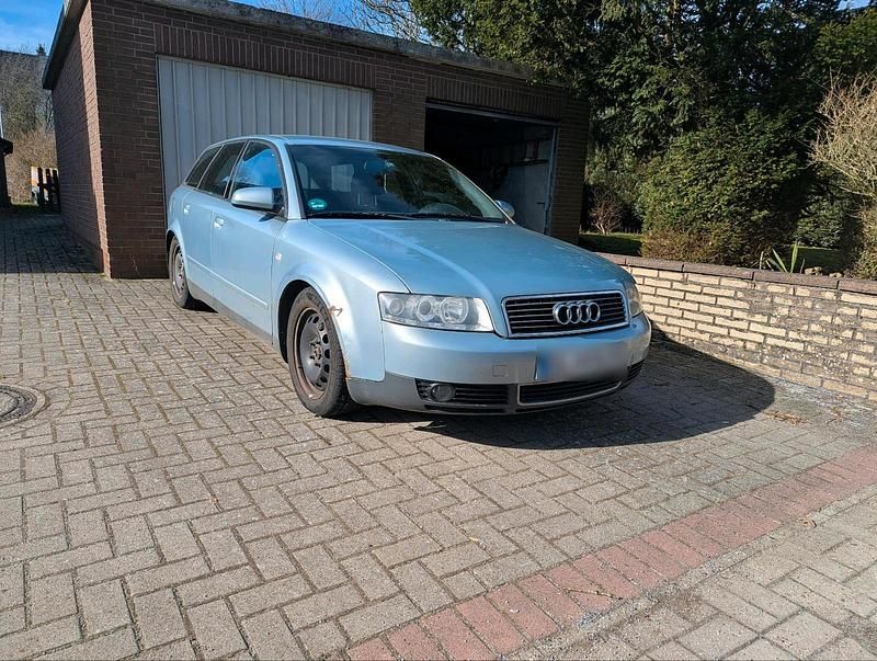 Second-hand Audi A4 131 CP (96 kW) 2001 Albastru Break