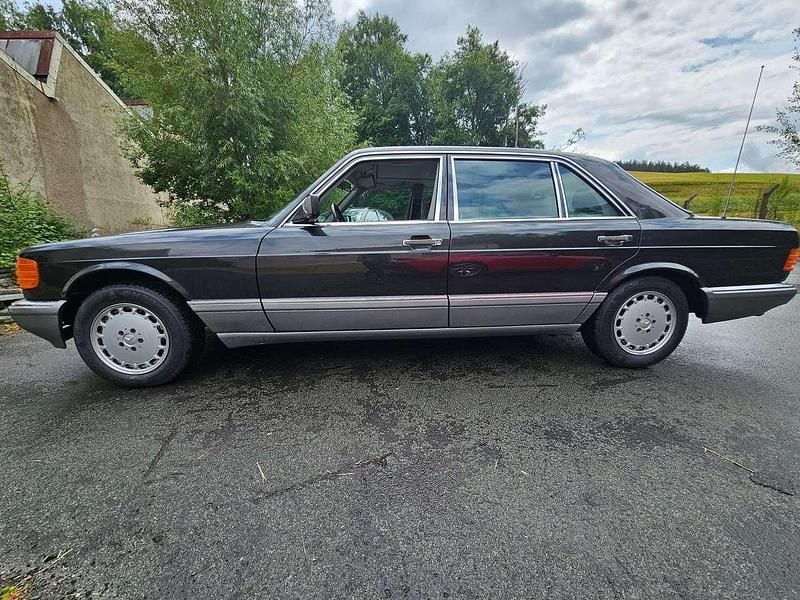 Schwarz Gebraucht 1988 Mercedes S300 Limousine | 13.500 € - Bild 1/4