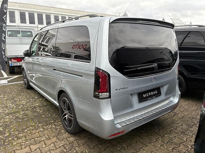 Gebraucht Mercedes V250 Avantgarde 190 PS (139 kW) 2024 Silber Van / Kleinbus