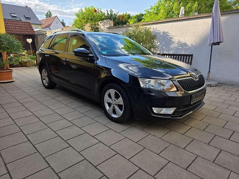 Schwarz Gebraucht 2013 Skoda Octavia Ambition Kombi | 7.000 € (Guter Preis) - Bild 1/4