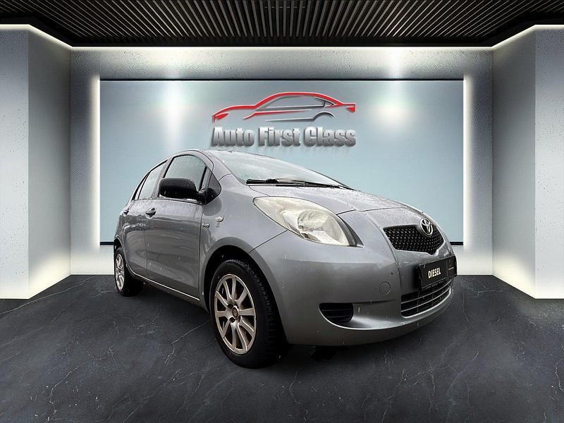 Gebraucht Toyota Yaris 90 PS (66 kW) 2008 Grau Kleinwagen