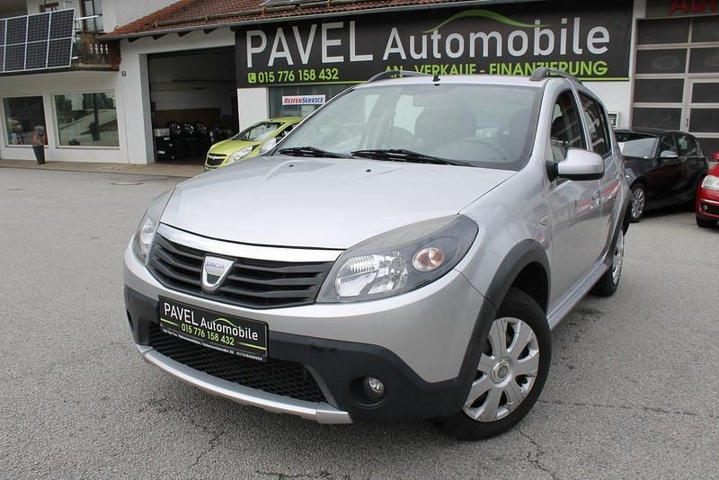 Grau Gebraucht 2009 Dacia Sandero Stepway Kleinwagen | 2.999 € (Fairer Preis) - Bild 1/4
