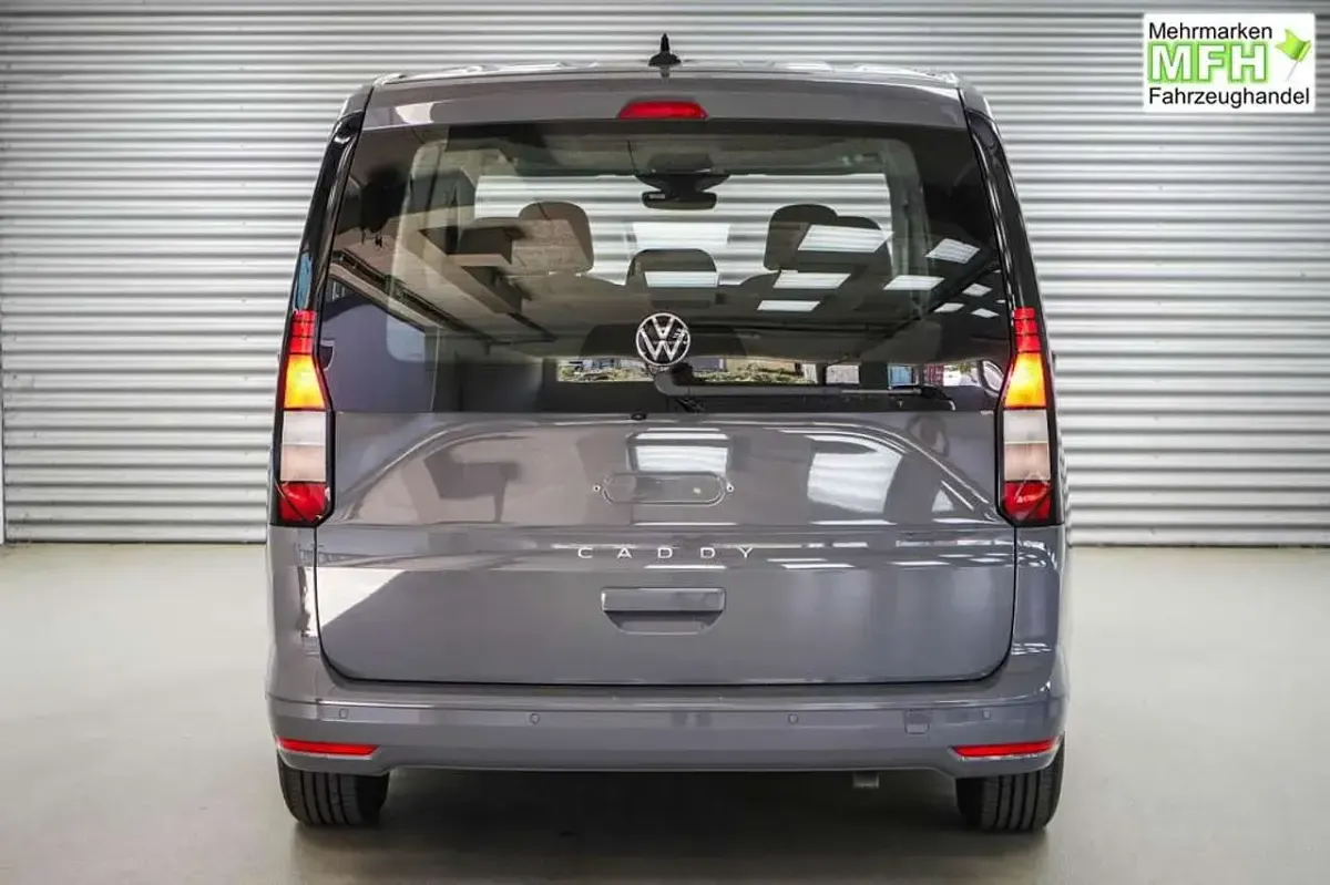 Neu VW Caddy Maxi Life 122 PS (89 kW) 2026 Pure grey uni () Van / Kleinbus