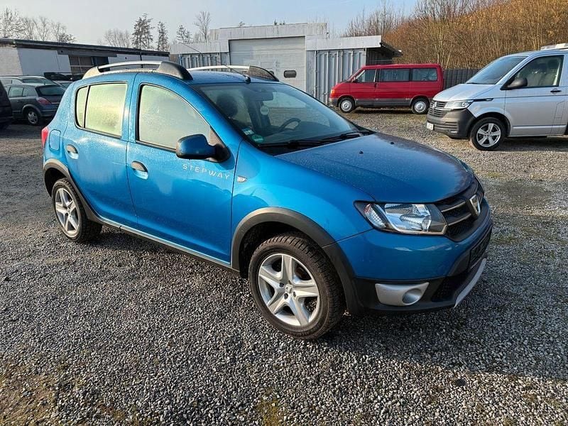 Gebraucht Dacia Sandero Prestige 90 PS (66 kW) 2015 Blau Limousine