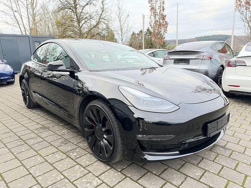 Schwarz Gebraucht 2022 Tesla Model 3 Performance Limousine | 29.950 € (Guter Preis) - Bild 1/4
