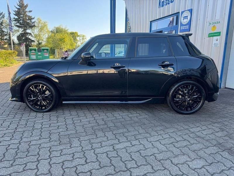 Usata Mini Cooper 114 kW (156 CV) 2025 Nero Utilitaria