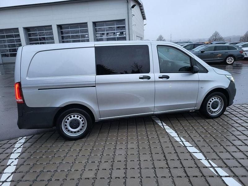Gebraucht Mercedes Vito 190 PS (139 kW) 2021 Brillantsilber metallic Van