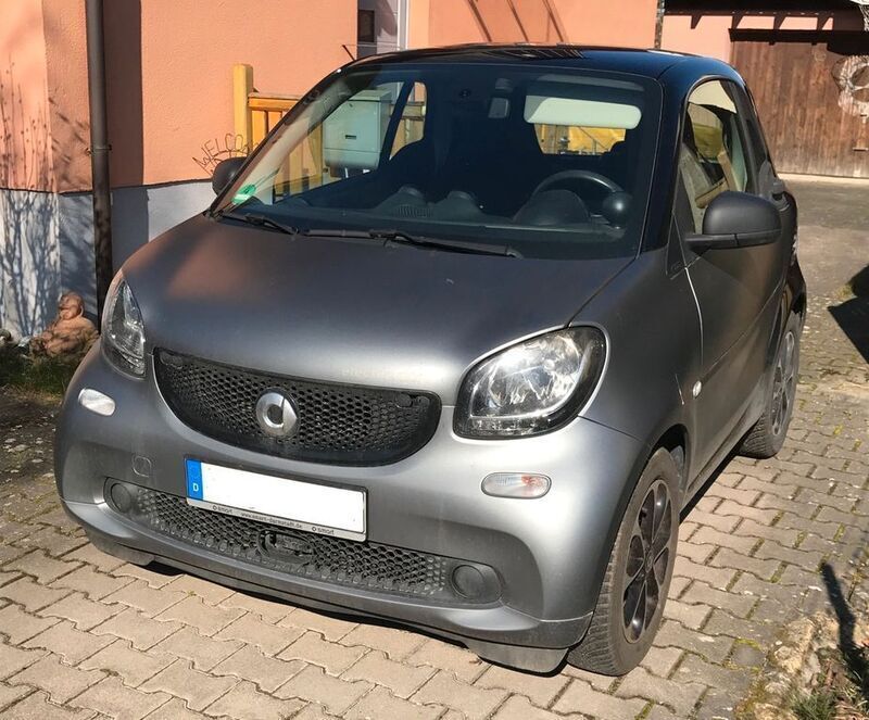 Grau Gebraucht 2017 Smart ForTwo Electric Drive Coupé | 6.900 € (Fairer Preis) - Bild 1/4