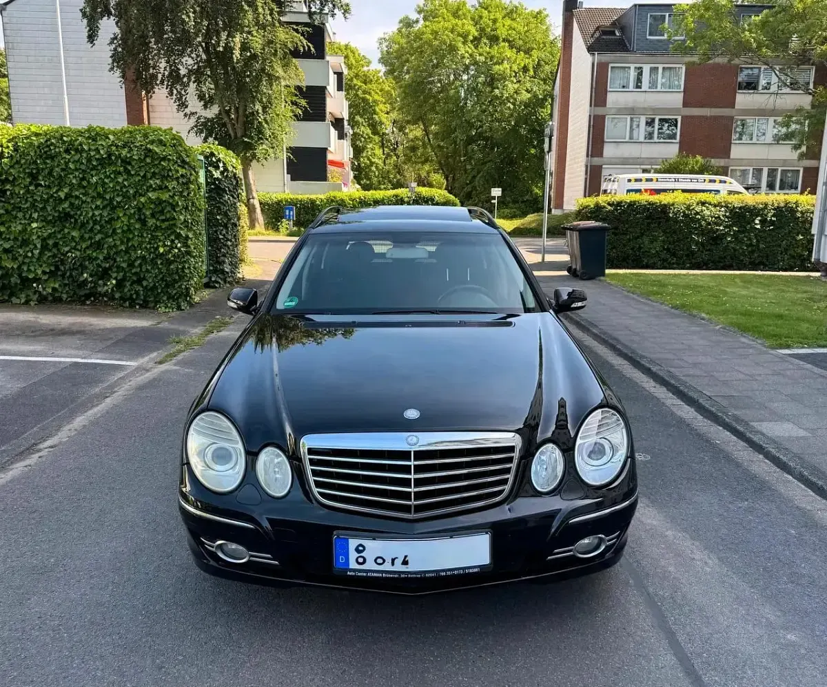 Gebraucht Mercedes E200 Elegance 136 PS (100 kW) 2009 Schwarz Kombi