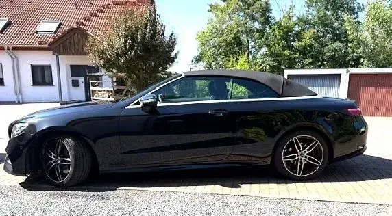 Gebraucht Mercedes E220 194 PS (142 kW) 2018 Schwarz Cabrio