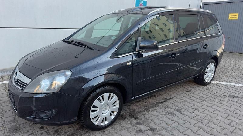 Gebraucht Opel Zafira 143 PS (105 kW) 2012 Schwarz Van / Kleinbus