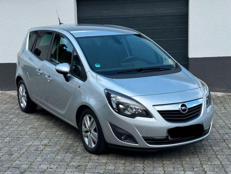 Gebraucht Opel Meriva Innovation 101 PS (74 kW) 2010 Silber Van / Kleinbus