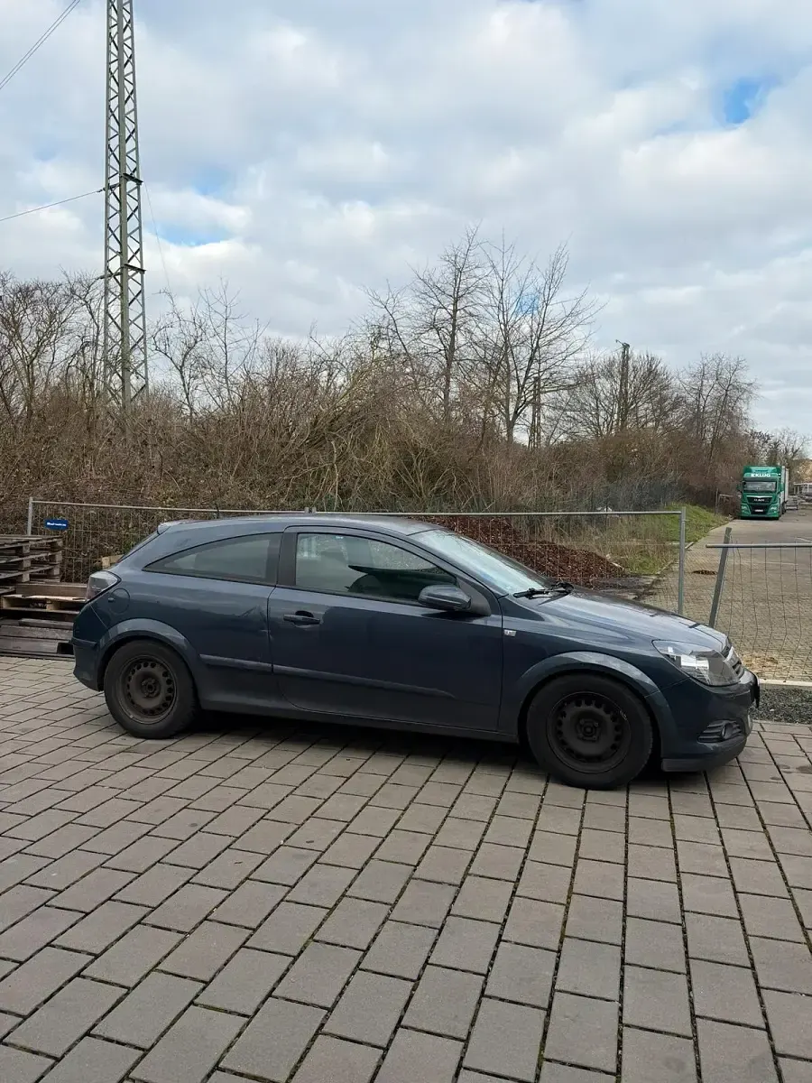 Gebraucht Opel Astra GTC 105 PS (77 kW) 2007 Blau Kleinwagen