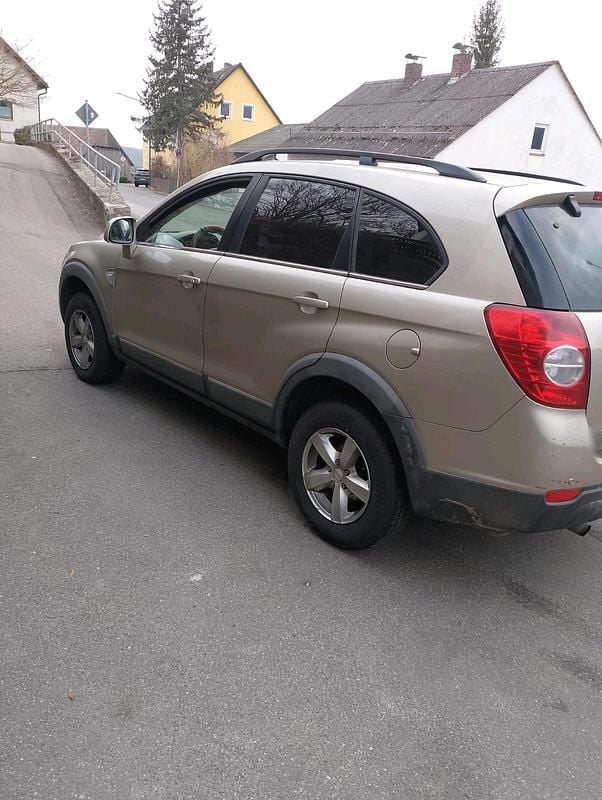 Gebraucht Chevrolet Captiva 146 PS (107 kW) 2010 Grau SUV