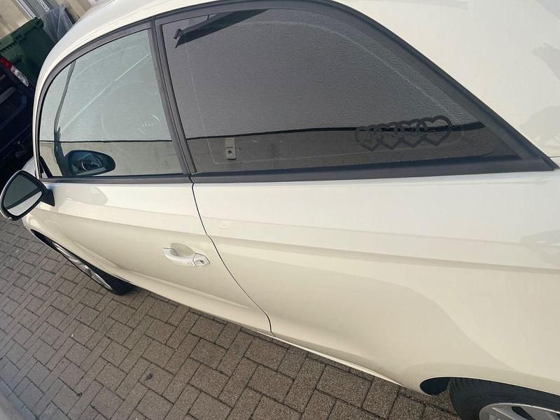 Gebraucht Audi A1 Attraction 86 PS (63 kW) 2012 Weiß Kleinwagen