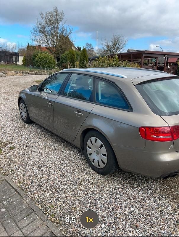 Gebraucht Audi A4 130 PS (95 kW) 2009 Gelb Limousine