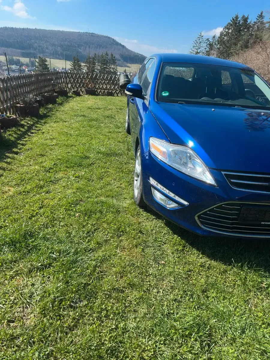 Gebraucht Ford Mondeo 140 PS (102 kW) 2014 Blau Kombi