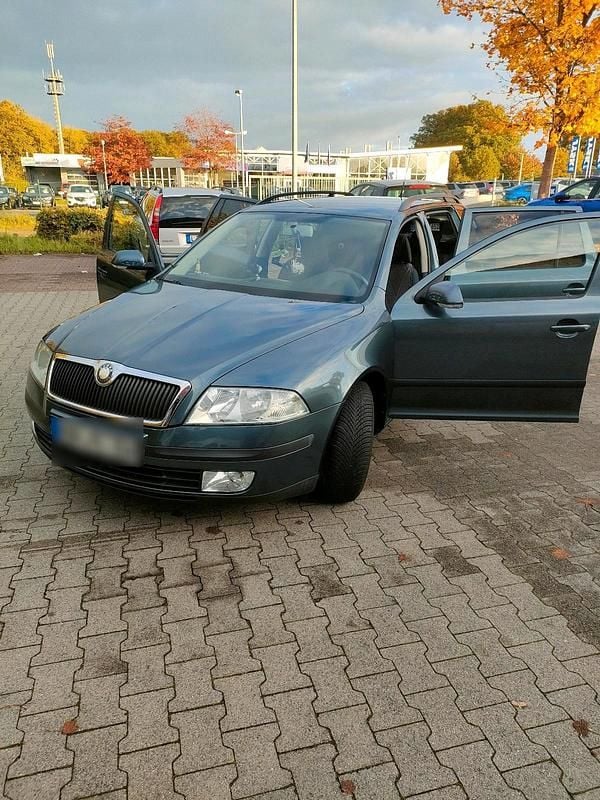 Andere farben Gebraucht 2004 Skoda Octavia Kombi | 3.600 € (Teuer) - Bild 1/4