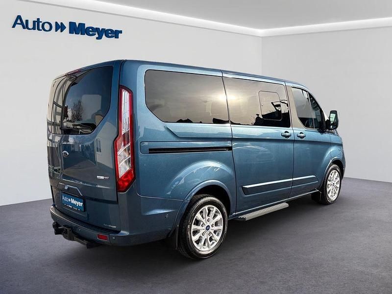 Gebraucht Ford Tourneo Titanium 131 PS (96 kW) 2021 Blau Van / Kleinbus