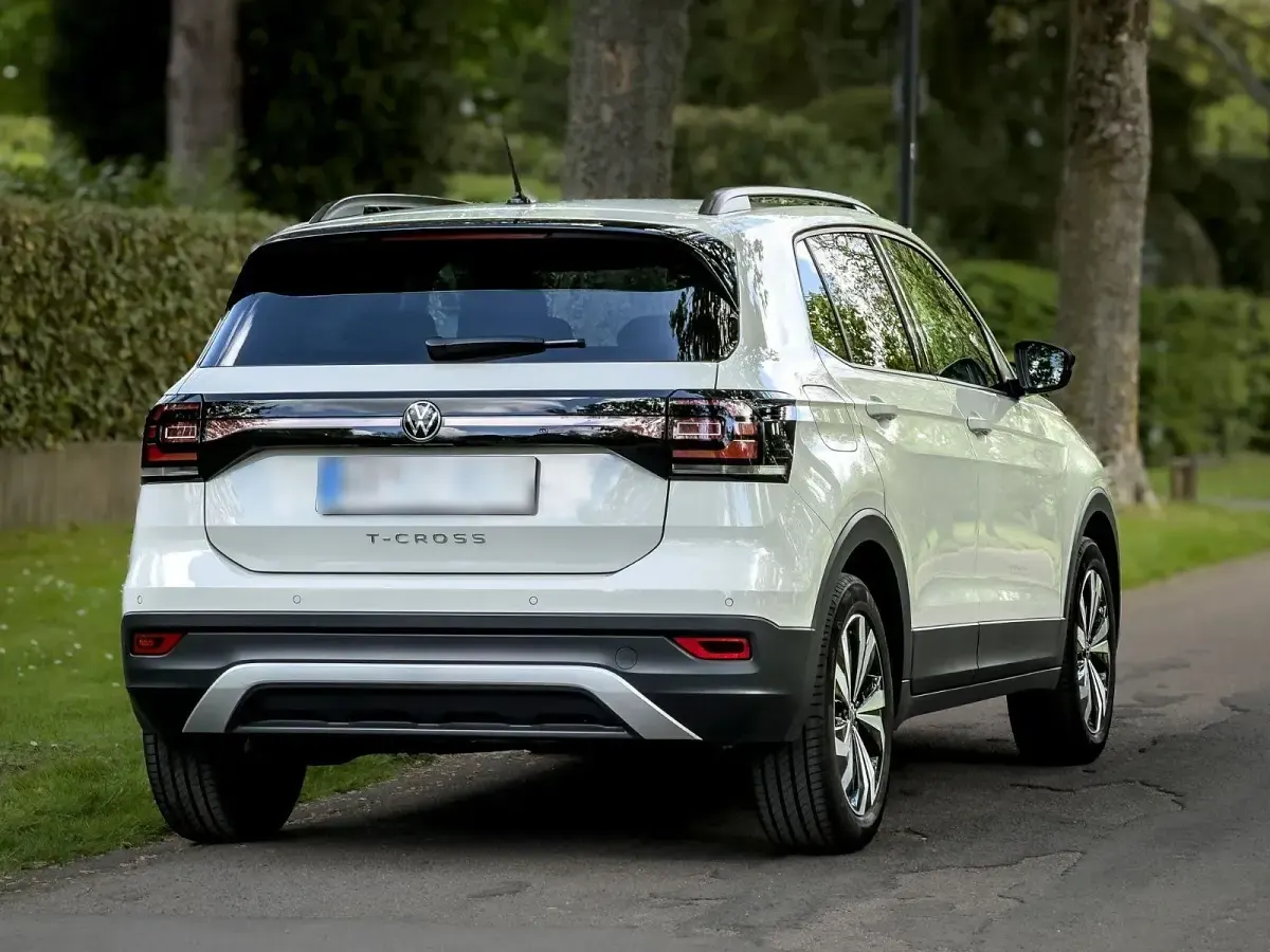 Gebraucht VW T-Cross Life 110 PS (80 kW) 2023 Grau SUV