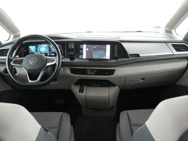 Gebraucht VW Multivan Basis 150 PS (110 kW) 2024 Rot Van