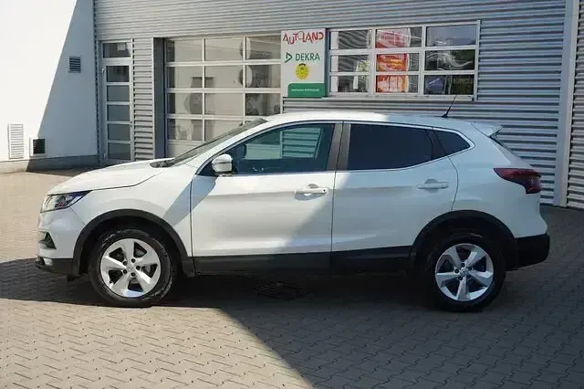 Gebraucht Nissan Qashqai Acenta 163 PS (119 kW) 2019 Weiß SUV