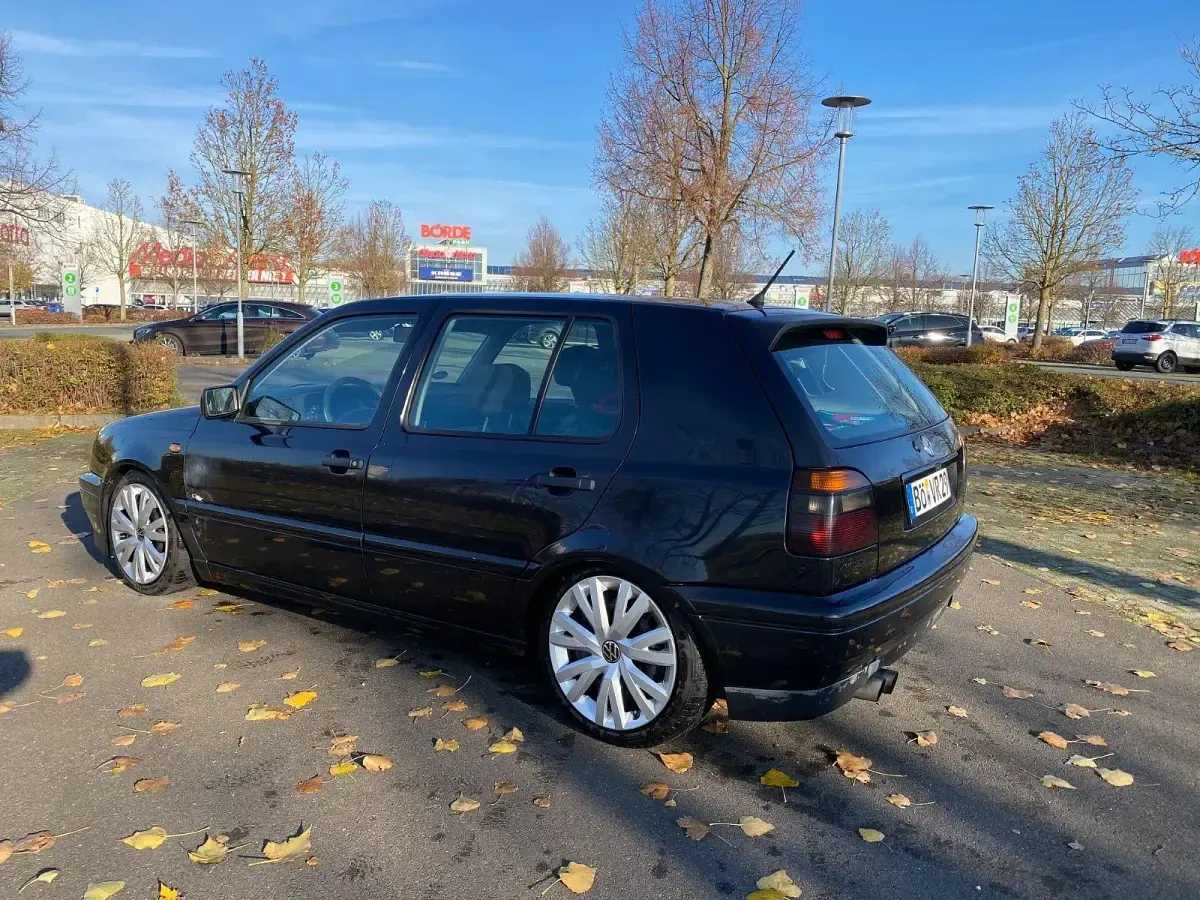 Brugt VW Golf III 90 HK (66 kW) 1996 Sort Sedan