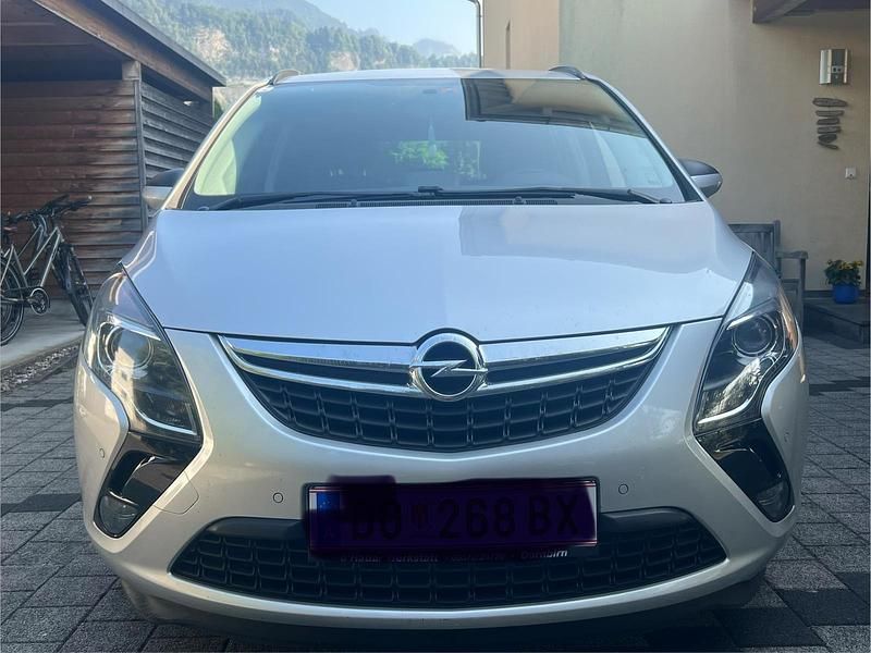 Silber Gebraucht 2015 Opel Zafira Van / Kleinbus | 6.000 € (Guter Preis) - Bild 1/4
