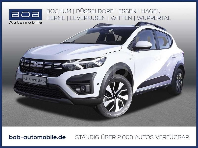 Arktisweiß (weiß) Gebraucht 2025 Dacia Sandero Expression SUV | 17.333 € (Guter Preis) - Bild 1/3