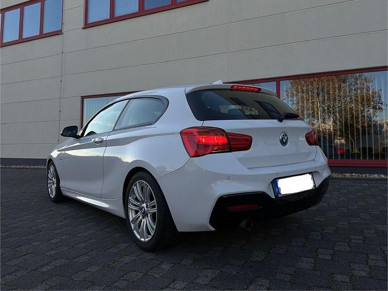 Gebraucht BMW 116 M Sport 109 PS (80 kW) 2016 Weiß Kleinwagen