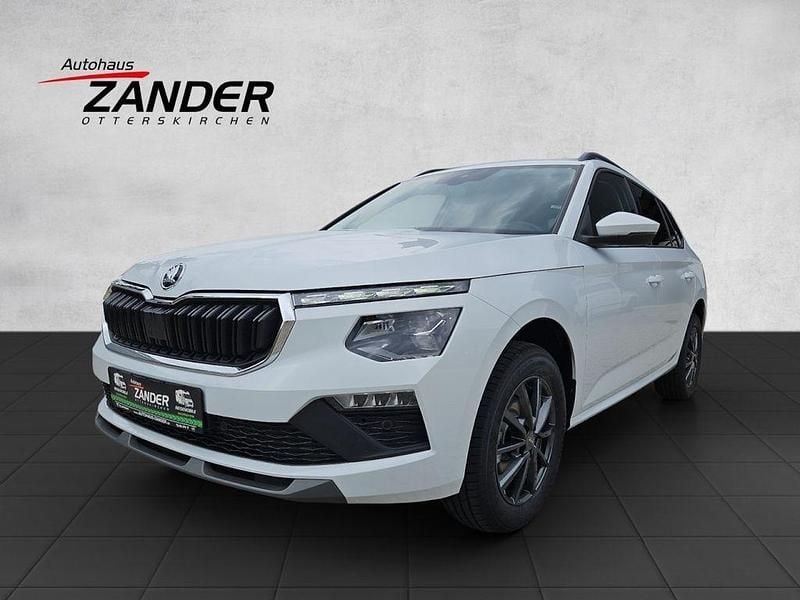 Moonweiß Neu 2025 Skoda Kamiq Selection SUV | 27.490 € (Fairer Preis) - Bild 1/4