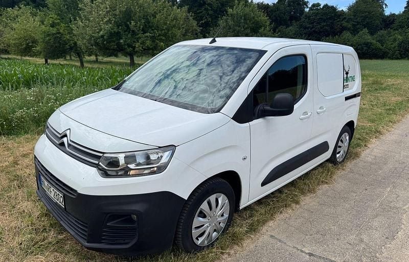 Weiß Gebraucht 2019 Citroën Berlingo Van / Kleinbus | 12.450 € (Superpreis) - Bild 1/4