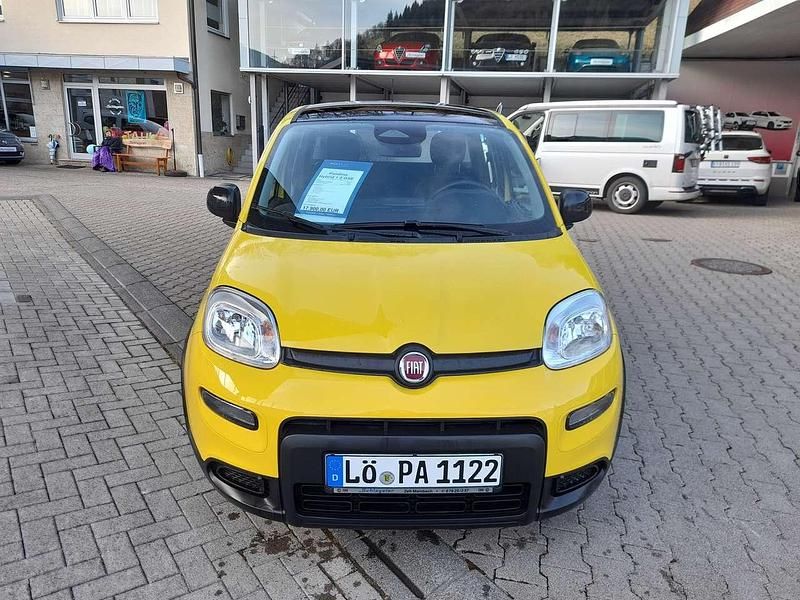 Gebraucht Fiat Panda 69 PS (50 kW) 2024 Bicolore gelb/dach schwarz Kleinwagen