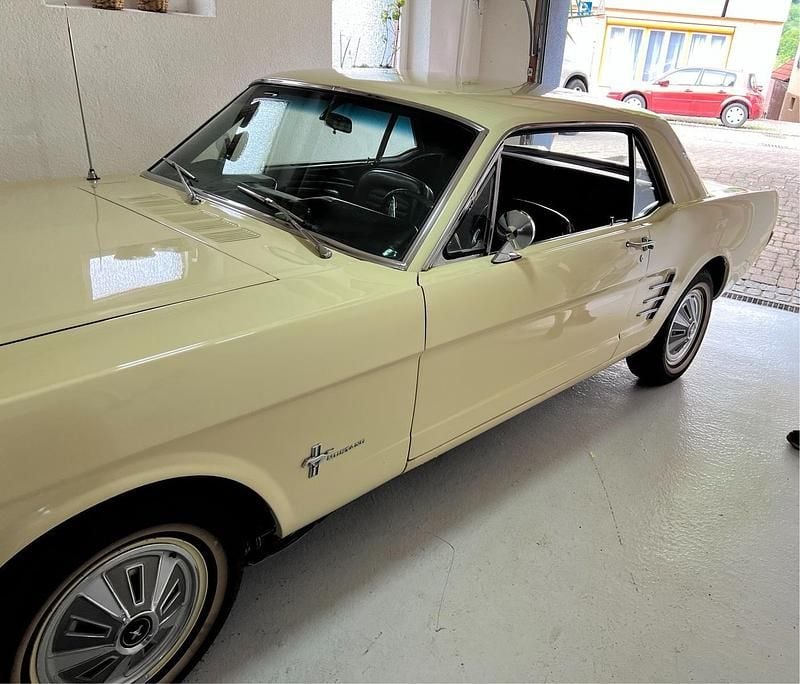 Gelb Gebraucht 1966 Ford Mustang Coupé | 19.999 € - Bild 1/4