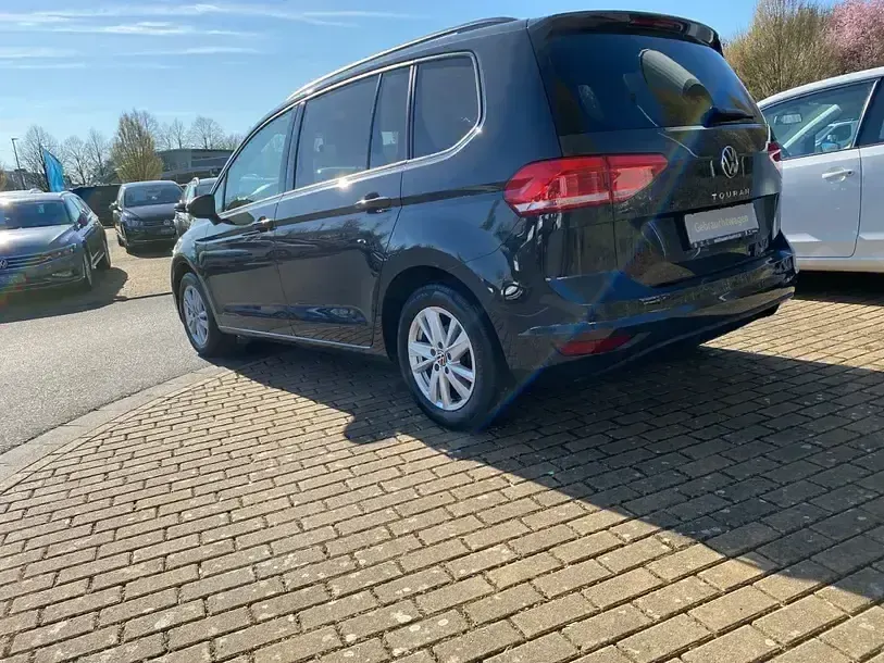Gebraucht VW Touran IQ Drive 150 PS (110 kW) 2022 Grau Van / Kleinbus