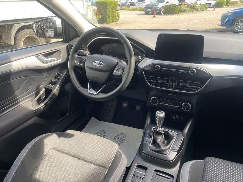 Gebraucht Ford Focus Titanium 125 PS (91 kW) 2022 Silber Kombi