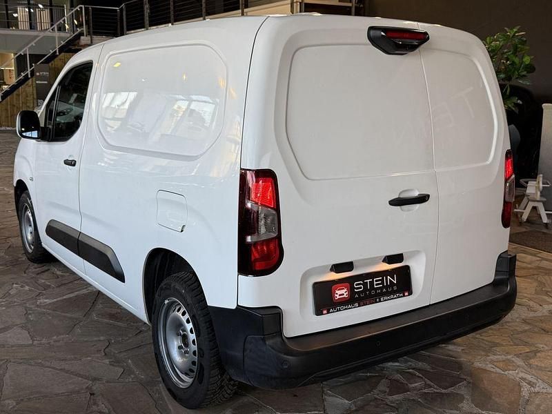 Gebraucht Opel Combo Edition 102 PS (75 kW) 2020 Weiß Van / Kleinbus